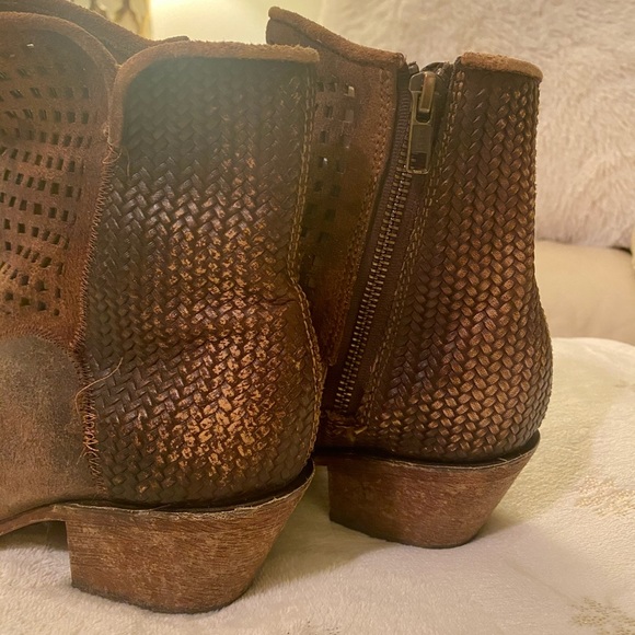 Corral Ankle Boot - Picture 7 of 10